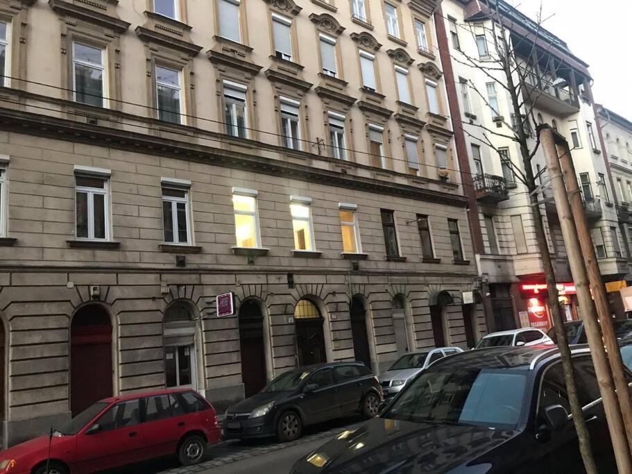 Smaragd * Budapesta